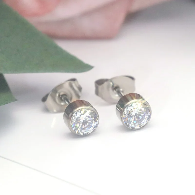 ASTM F136 Titanium Opal Cartilage Stud For Cartilage Or Helix Piercing